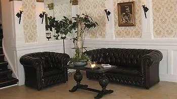 Hamlet Hotel